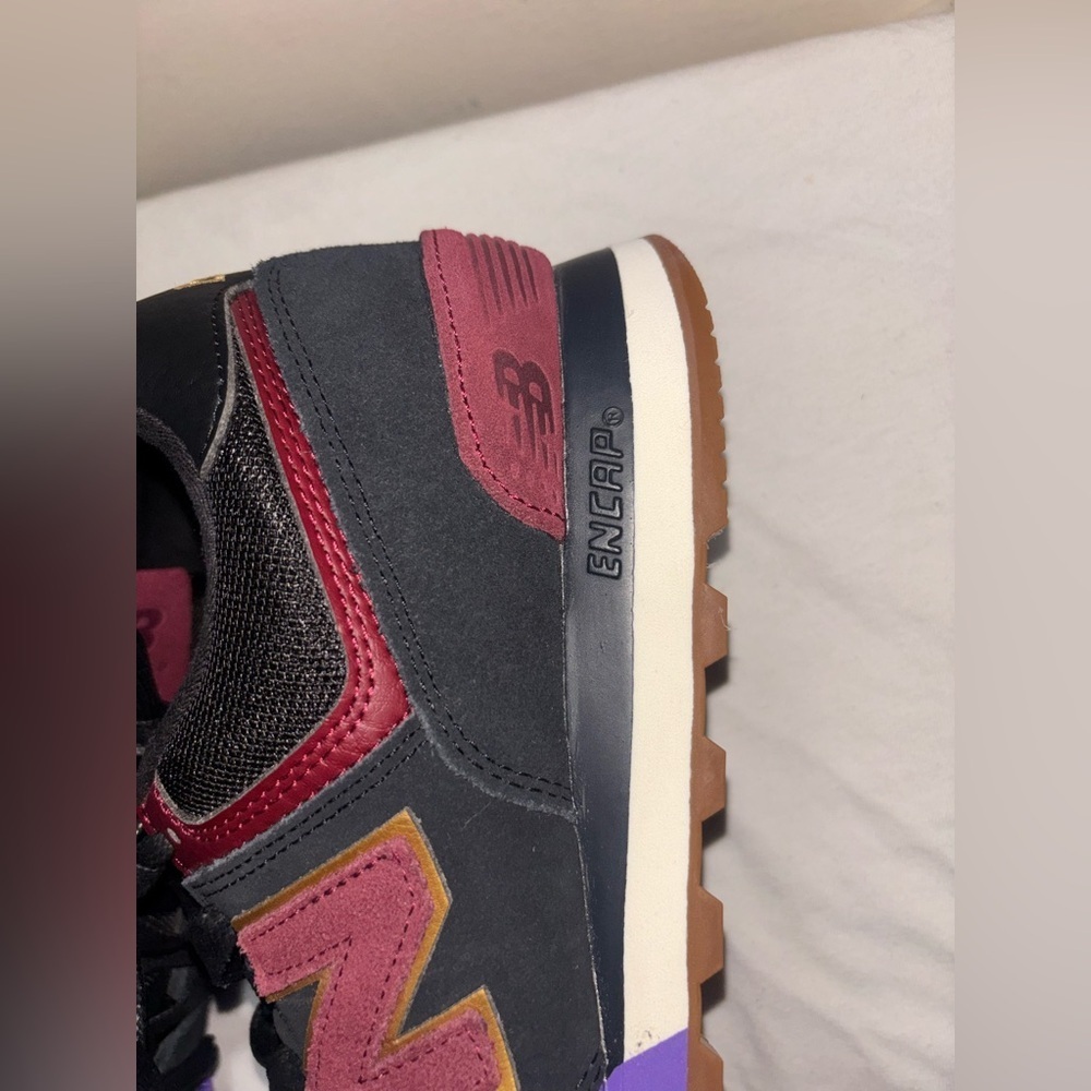 New Balance 574 Black
History Month BHM 2021 Size 9 - Picture 7 of 8